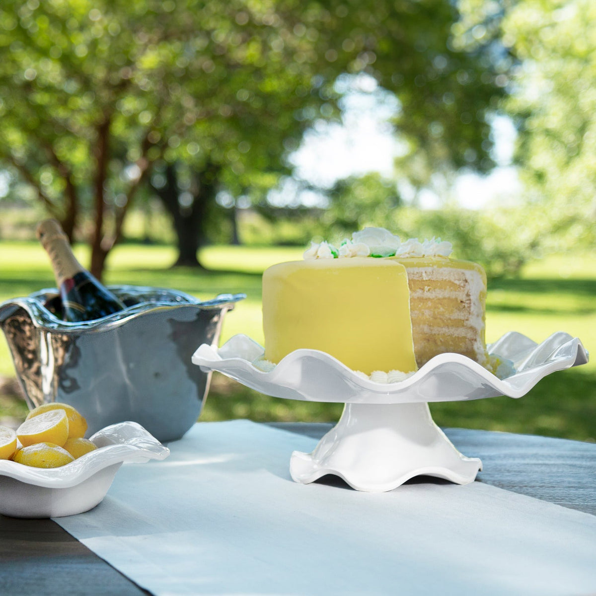VIDA Havana Pedestal Cake Plate (White)
