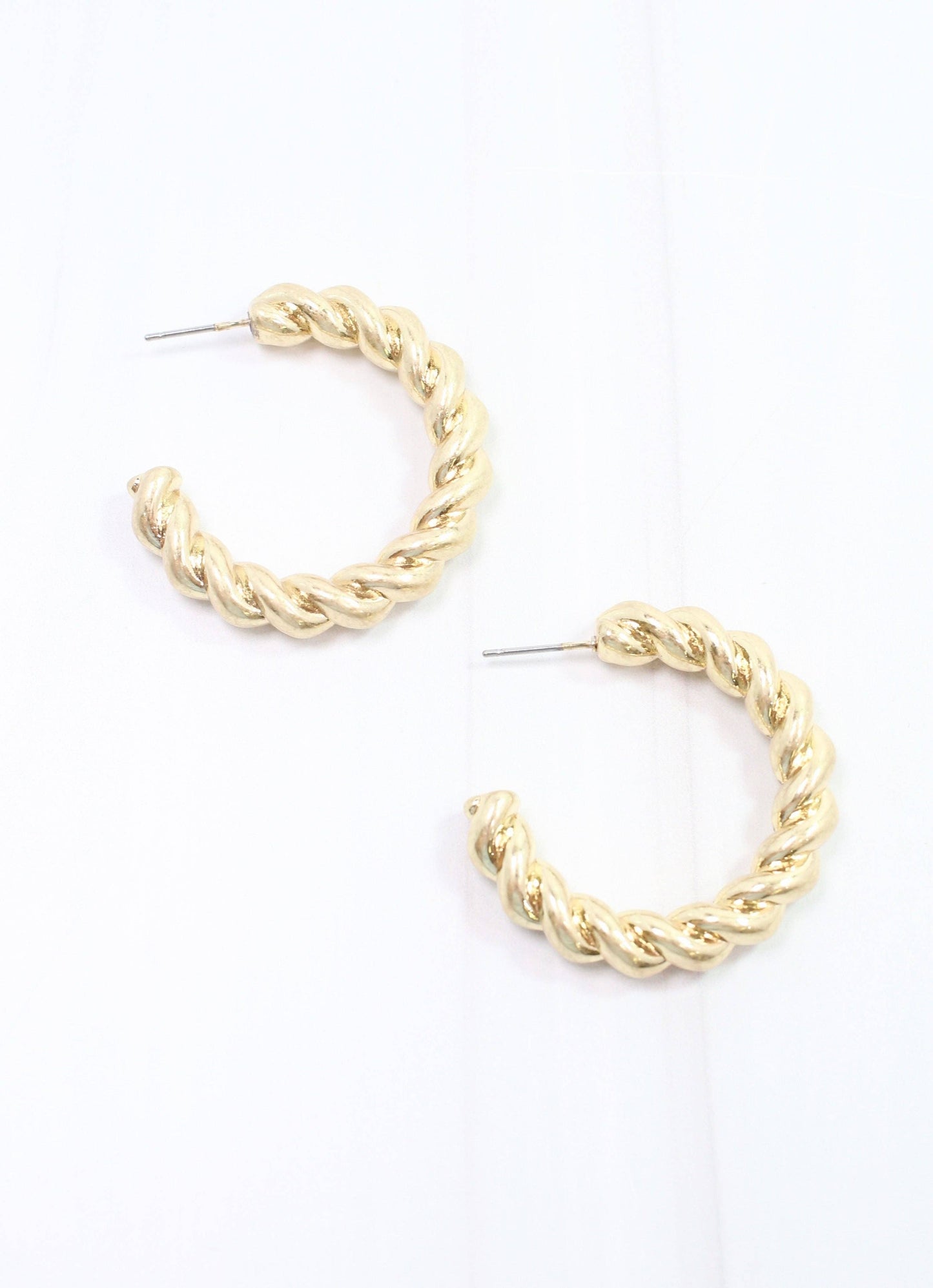 Berkeley Twisted Hoop Earring Gold